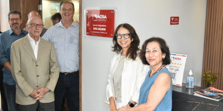 Sala de treinamento da ACISA ganha o nome do ex-presidente Saul Gelman