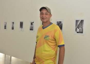 Auxiliar de limpeza participa de exposição Mentorias no Paço de Santo André