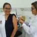 Profissionais da saúde de Mauá começam a receber vacina contra a dengue