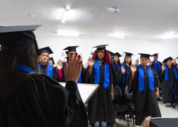 Fundo Social de Diadema realiza formatura de 40 alunos