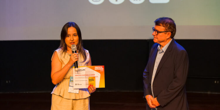 São Caetano recebe título de Prefeito Inovador pelo Smart Sanca Saúde