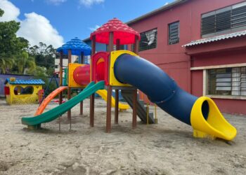 Ribeirão Pires amplia espaços de lazer e aprendizagem com novos parquinhos nas escolas municipais