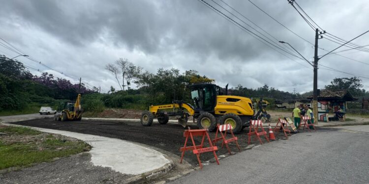 Nova alça de acesso para Avenida Santa Clara avança para fase de asfaltamento em RP