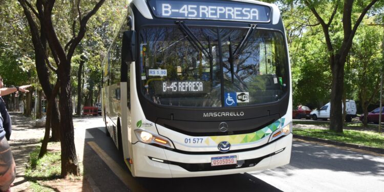 Representante de Curitiba visita Santo André para conhecer o Circular da Saúde