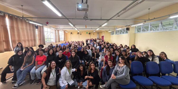 Rio Grande da Serra realiza palestra na ETEC e reforça ações do Mês das Mulheres