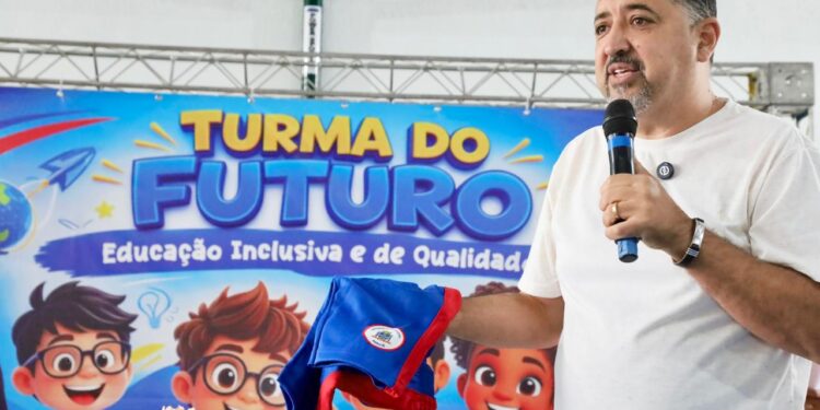 Mauá inicia entrega de uniformes escolares a 16 mil alunos