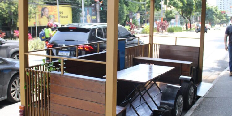 Instalação de parklets em São Bernardo amplia espaços de convivência urbana