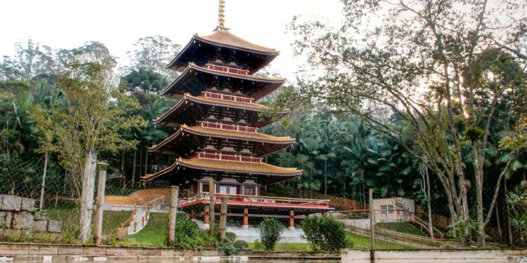 Torre de Miroku, em RP, passa a integrar Guia das Religiões Orientais do Estado de São Paulo