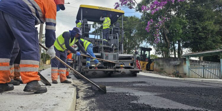 Jardim Santista avança para etapa final de pavimentação nas ruas Kansas e Caxias do Sul