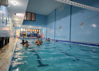 Agite Sua Idade 60+ amplia atividades e passa a oferecer aulas aquáticas para idosos em Ribeirão Pires