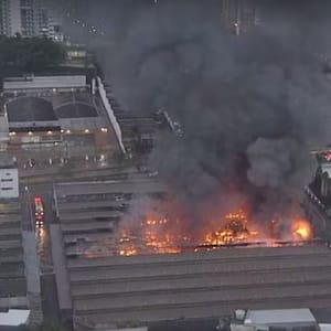 Incêndio na distribuidora de tintas em Diadema