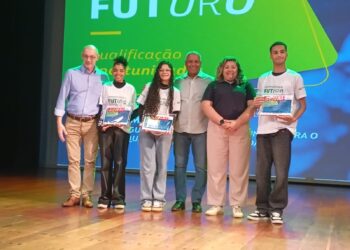 Projeto “Caminhos para o Futuro” alimenta sonhos de 400 alunos mauaenses