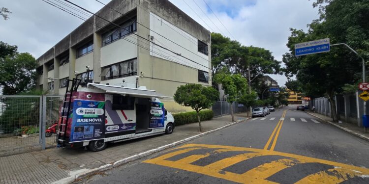 Unidade móvel de inteligência do Smart Sanca passa a reforçar segurança nas escolas de São Caetano