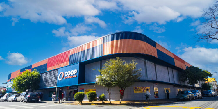 Programas sociais da COOP destinam mais de R$ 46 mil à Federação das Apaes