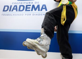 Taka recebe campeão mundial de patins freestyle