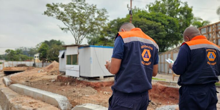 Defesa Civil do Estado vistoria obras da Vila do Doce e valida andamento dentro do cronograma