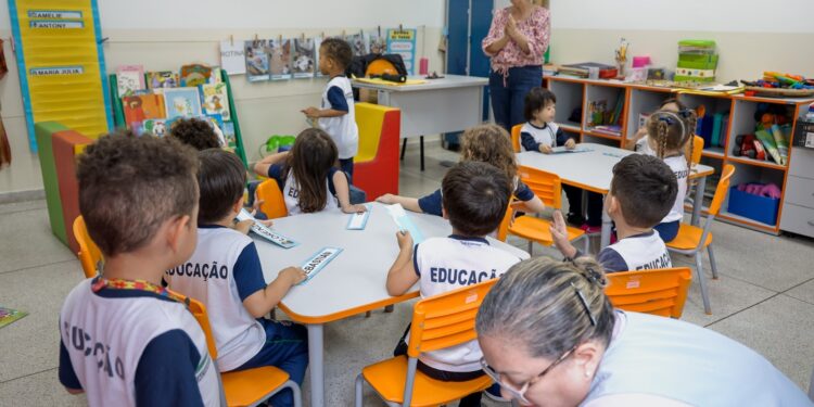 São Caetano lidera alfabetização no Grande ABC e supera meta nacional