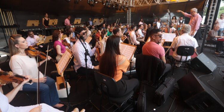 Sinfônica andreense apresenta concerto Divas do Pop neste domingo