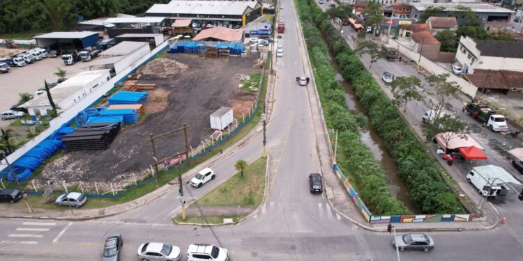 Trecho da Av. Prefeito Valdírio Prisco passa a operar em sentido único a partir desta sexta-feira
