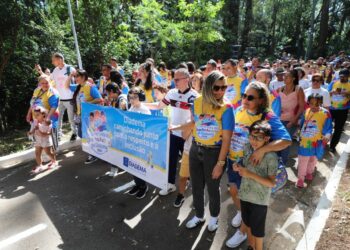 Cerca de 3 mil pessoas participam da 4ª Caminhada do Orgulho Autista de Diadema