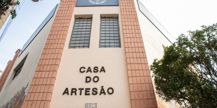 Cultura de São Caetano entrega recursos arrecadados pela Casa do Artesão ao Fundo Social