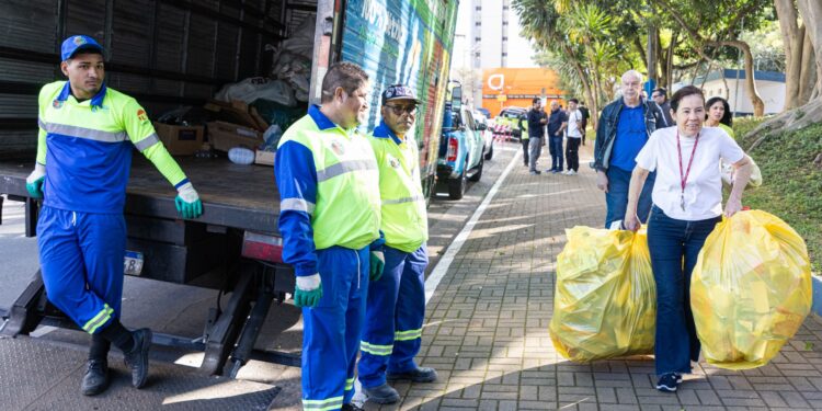 EcoSanca beneficia famílias no Bairro Santa Paula, em SCS, com troca de recicláveis