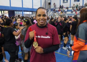 Fofão inspira cerca de 300 jovens em vivência esportiva realizada em Mauá