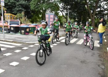 Fundo Social de Santo André leva crianças de instituições sociais para ação sobre trânsito na Sabina
