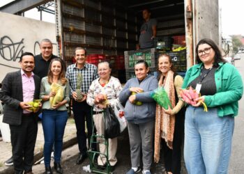 Após instituir Moeda Verde, prefeito de Serra Negra visita Santo André