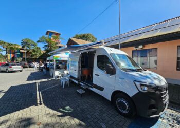 Sabesp orienta moradores sobre programa de caixas-d’água gratuitas em Ribeirão Pires