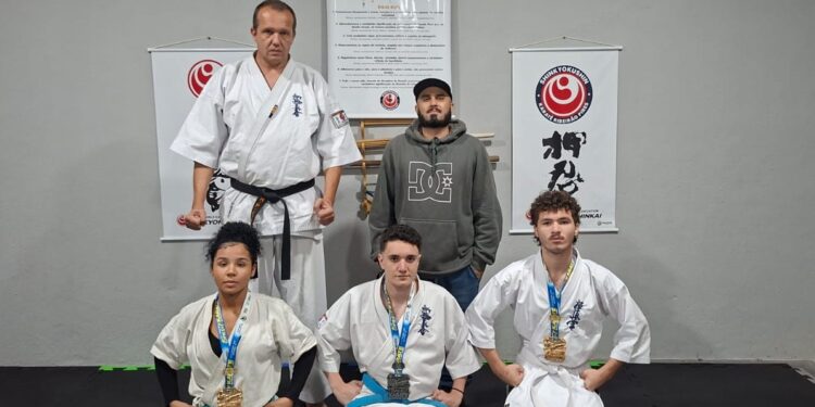 Ribeirão Pires conquista duas medalhas de ouro e uma de prata no 33º Troféu Brasil de Karatê Interestilos