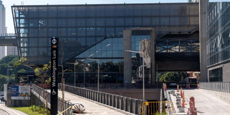 Tarcísio de Freitas descarta privatizar Metrô e operação da linha 17 deve continuar sendo estatal