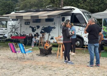 Liberdade e vida nova fazem parte da rotina de casais dos motorhomes
