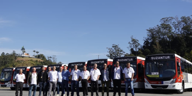 Ribeirão Pires entrega oito novos ônibus e reduz idade média da frota