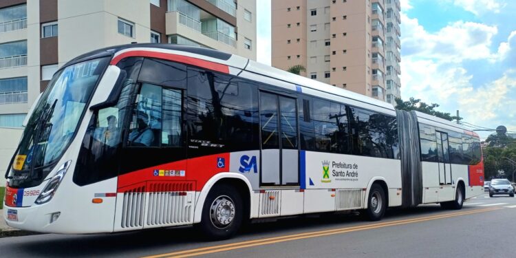 Greve de ônibus no ABC é descartada após categoria aceitar contraproposta de empresas de transporte