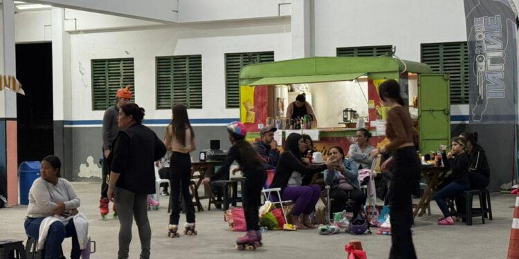 Festa marca os dois anos do projeto de patins recreativo em Ribeirão Pires
