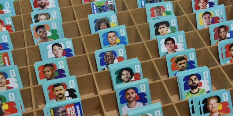 Biblioteca Nair Lacerda vira ponto de troca de figurinhas do álbum da Copa a partir desta terça