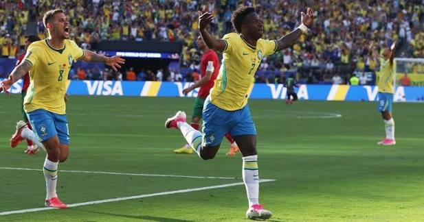 Brasil vence Escócia por 3 a 0 em estreia de Neymar na Copa