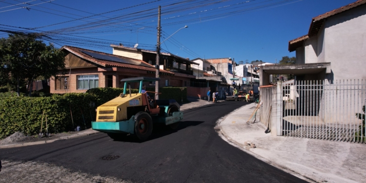Ribeirão Pires avança com pavimentação em trecho da Rua Recreio e Piracema