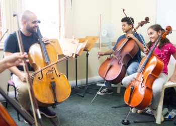 Diadema amplia jornada escolar e leva aulas de música do Projeto Guri para o Ensino Fundamental