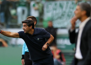 Abel Ferreira deve ser denunciado e pode pegar até 6 jogos