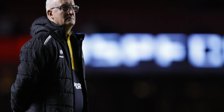 Dorival lamenta erros repetidos: “Tirado pontos importantes”