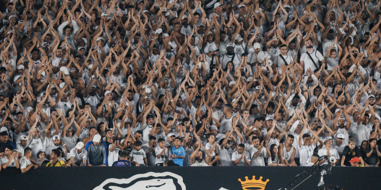 Torcida do Santos protesta na Vila Belmiro: “Ei, Teixeira…”