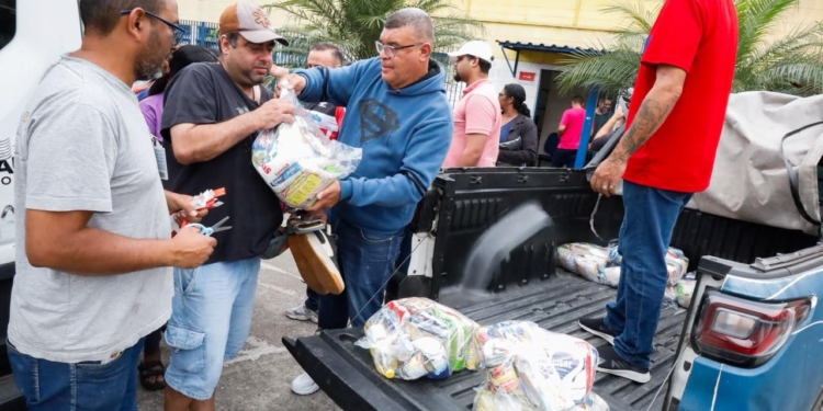 Famílias recebem cestas com alimentos arrecadados na 38ª Quermesse de Mauá
