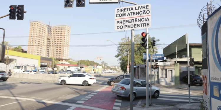 Direita Livre na Cap. Mário Toledo de Camargo completa três meses com reforço na sinalização