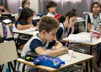 Escolas de São Caetano superam médias estadual e nacional no IDEB 2025
