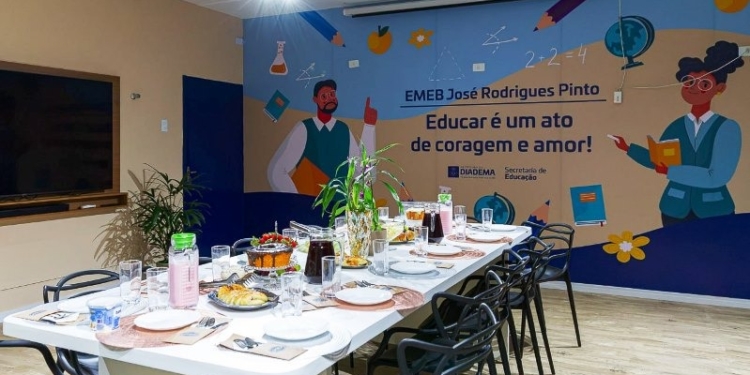 EMEB José Rodrigues Pinto inaugura nova e ampla sala dos professores