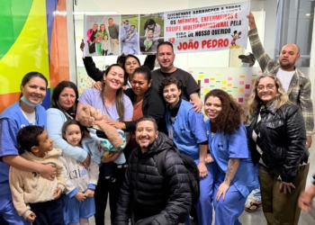 Após dois meses, bebê recebe alta da UTI do Hospital de Urgência, em SBC