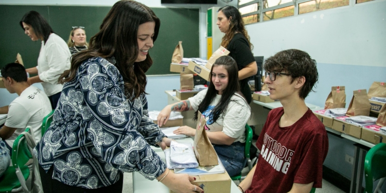Jéssica Roberta lança módulos de Trabalho e Renda e Empreendedorismo na Escola de Ouro