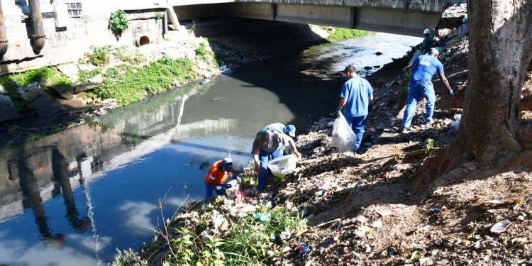 Santo André realiza obras para recuperar margem do Ribeirão dos Meninos